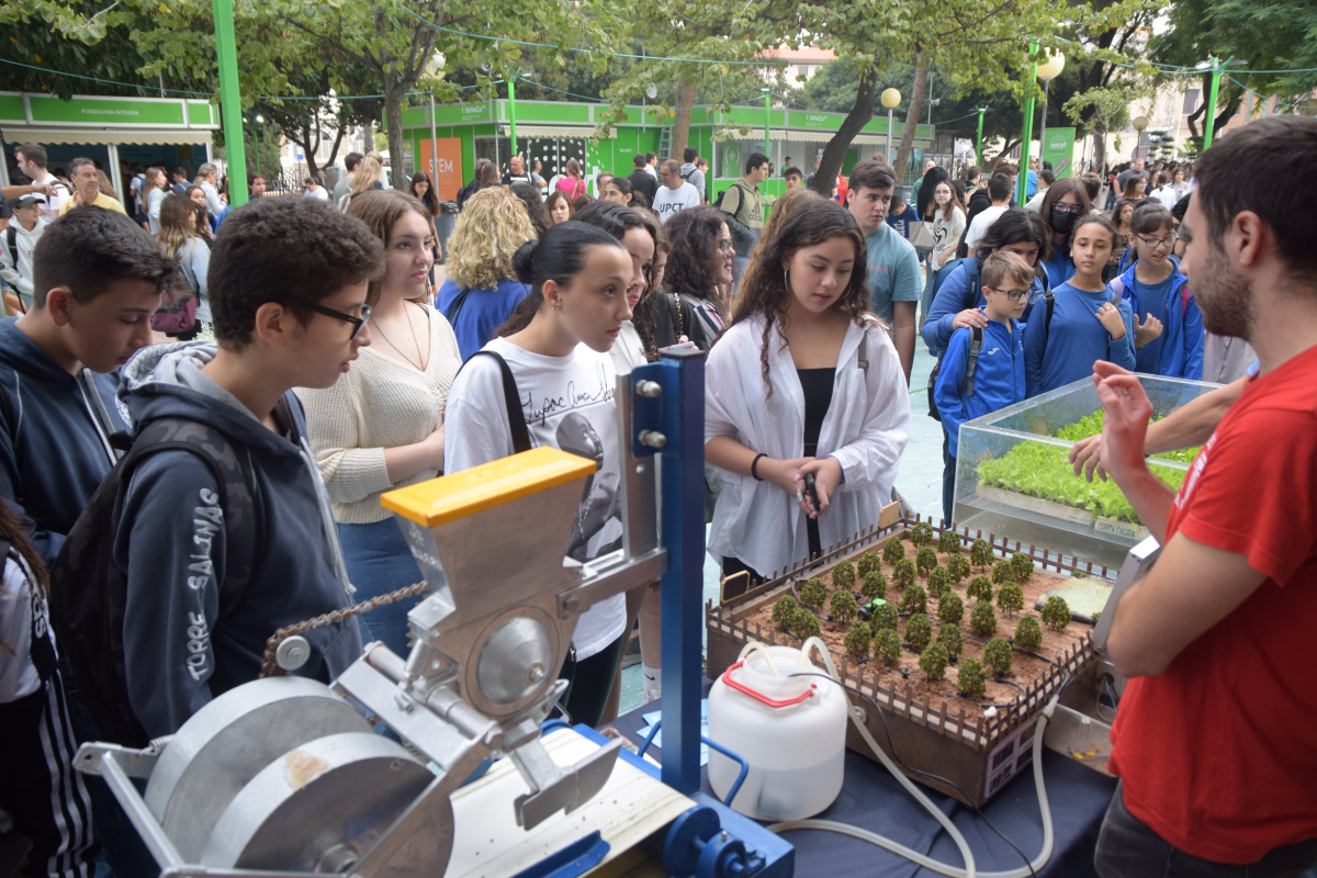 Imagen de archivo de un stand de la UPCT el año pasado en la Semana de la Ciencia.
