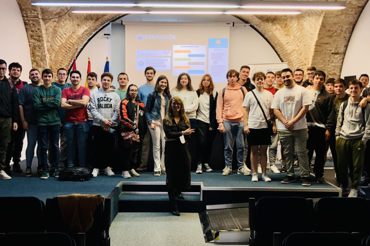 Imagen de la presentación del curso, en el salón de posgrado de la Escuela Técnica Superior de Ingeniería de Telecomunicación.