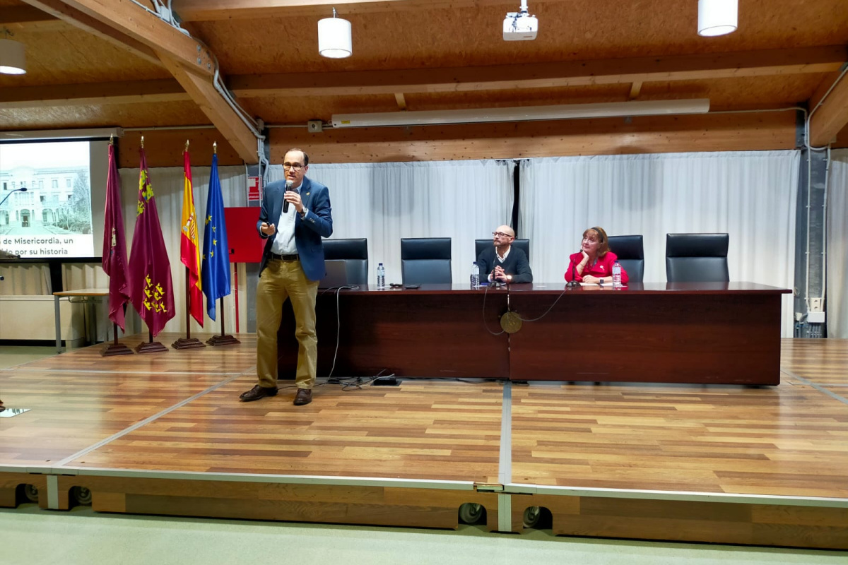 Juan Ignacio Ferrández, durante su conferencia impartida en el salón de actos Isaac Peral del campus CIM