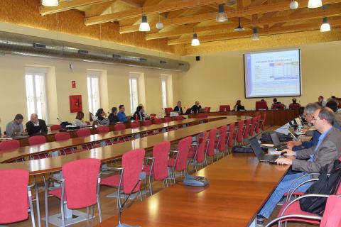 Imagen de una visita a un laboratorio del hospital Santa Lucía durante la Escuela de Verano de Ingeniería Biomédica organizada por la UPCT el pasado julio.