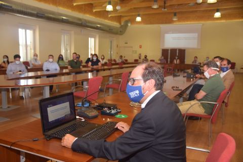 Ferrández, durante la presentación de la Universidad Europea de Tecnología, la semana pasada en el Rectorado.