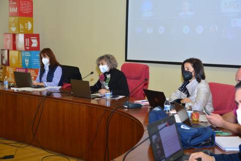 La rectora, junto a la secretaria general y la vicerrectora de Investigación, hoy en el Consejo de Gobierno.