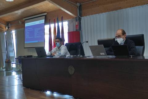 José Enrique Gutiérrez y Jerónimo Esteve, durante la primera ponencia del curso.