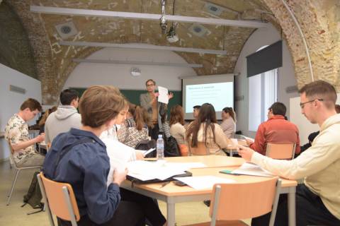 El profesor de la UPCT Antonio José Fornet durante la sesión de hoy del programa formativo.