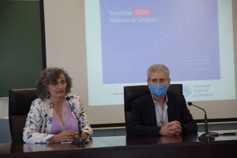 Beatriz Miguel y Manuel Munuera presentando la estrategia de digitalización.