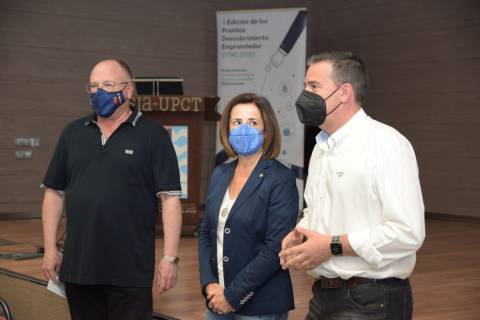 Ángel Martínez, Catalina Egea y Francisco Artés durante la inauguración de la jornada.