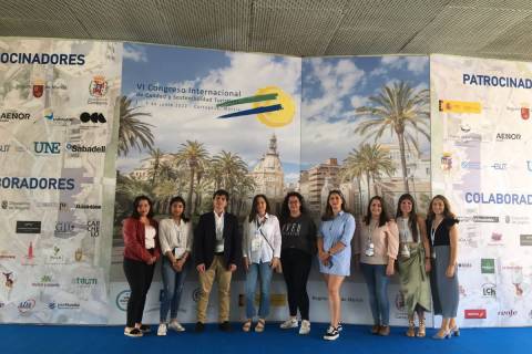 Alumnado y profesorado del grado en Turismo durante el congreso.