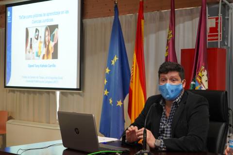 El profesor Djamil Tony Kahale Carrillo, que presenta el seminario, en una foto de archivo.