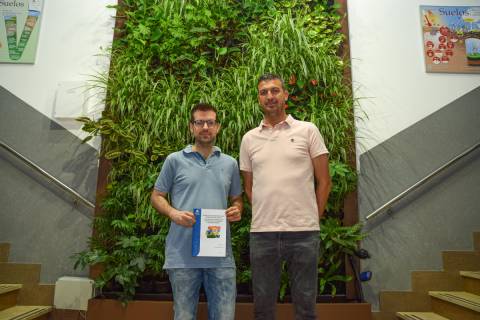 José Ángel Zabala y Francisco Alcón, en la Escuela de Agrónomos de la UPCT.