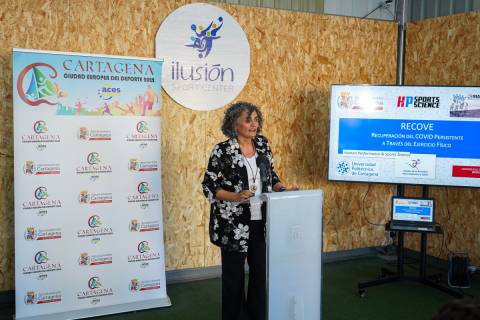 La rectora, Beatriz Miguel, durante la presentación.