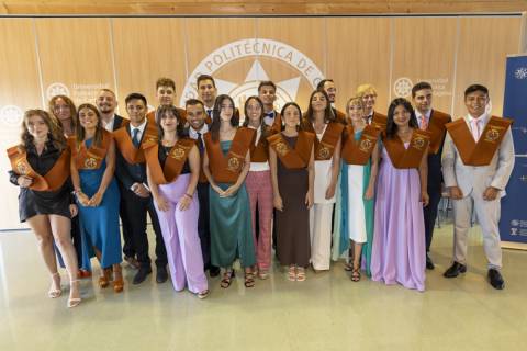 Foto de grupo de los graduados.