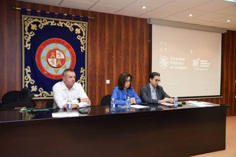 Ángel Faz, Catalina Egea y Juan García Bermejo durante la presentación del encuentro.