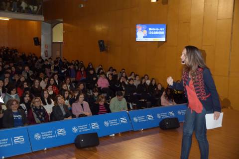 La presentadora de la gala e ingeniera de Técnicas Reunidas Patricia Martínez.