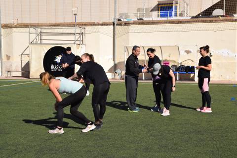 Participantes en el curso de defensa personal realizado esta mañana.