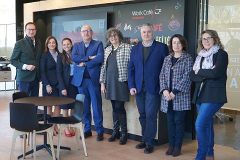 Representantes del Santander y de la UPCT durante la reunión.