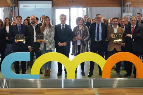 Los premiados junto a los rectores y el consejero, hoy en el CIM.