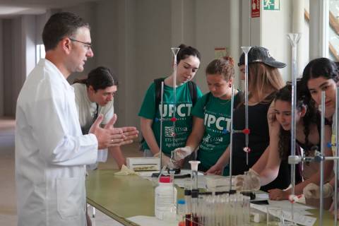 Alumnas participantes en uno de los talleres de hoy.