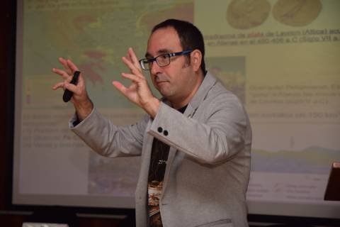 José María González Jiménez durante su conferencia