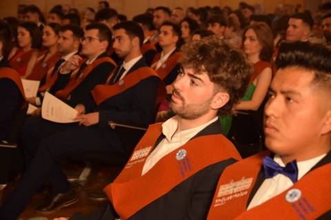 Estudiantes graduados hoy en la Escuela de Industriales.