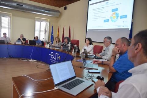 El equipo de dirección durante el Consejo de Gobierno celebrado hoy en el Rectorado.