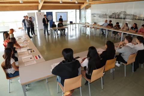 Los alumnos debatieron propuestas de regulación internacional de la inteligencia artificial en el ltaller celebrado en el campus CIM de la UPCT.