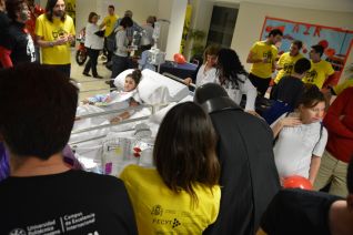 Voluntarios de UPCT-Ingeniosanos en el hospital Virgen de la Arrixaca.