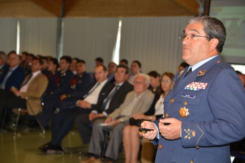 El general de división José Lorenzo Jiménez Bastida durante su charla en la UPCT.