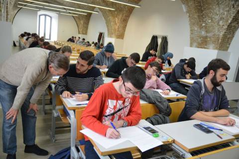 Estudiantes de Teleco realizando un examen de Matemáticas esta semana.