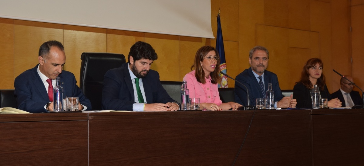 La alcaldesa destaca la "excelencia" de la UPCT en su 20 aniversario