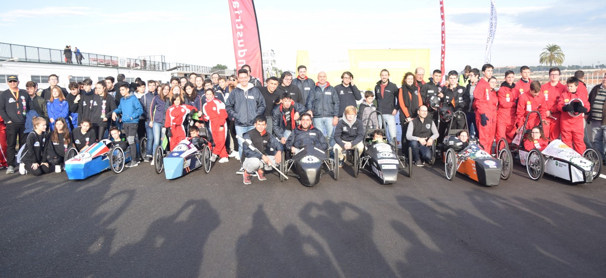 Equipos del Colegio de Ingenieros Técnicos Industriales y del País Vasco ganan la carrera Greenpower