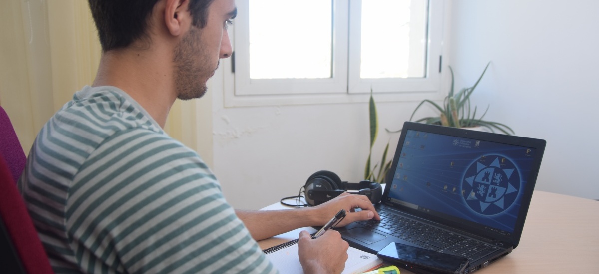 Los nuevos estudiantes de grado pueden seguir online las charlas de bienvenida de sus centros