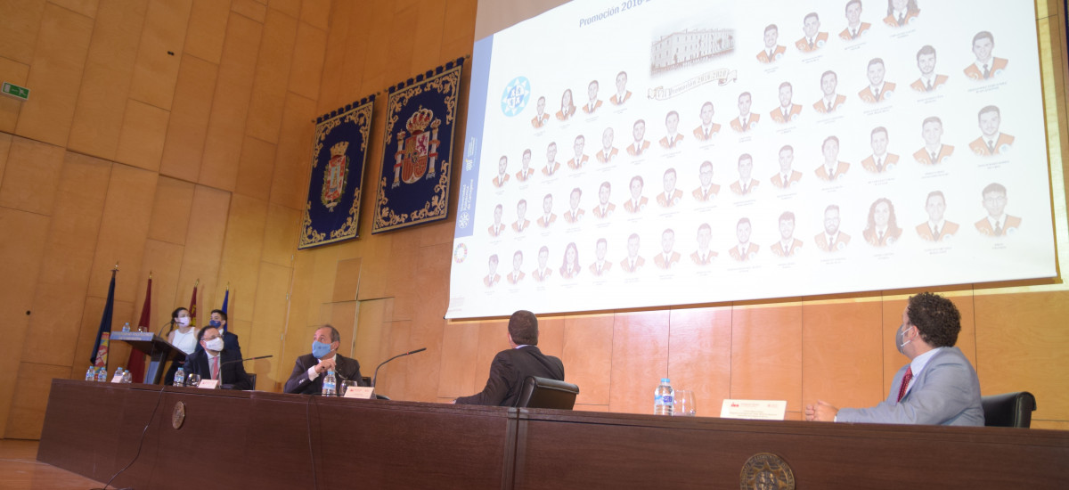 Graduación en la Escuela de Industriales