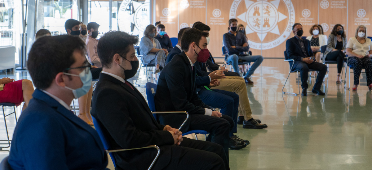 La Facultad de Ciencias de la Empresa gradúa este viernes a los titulados en ADE