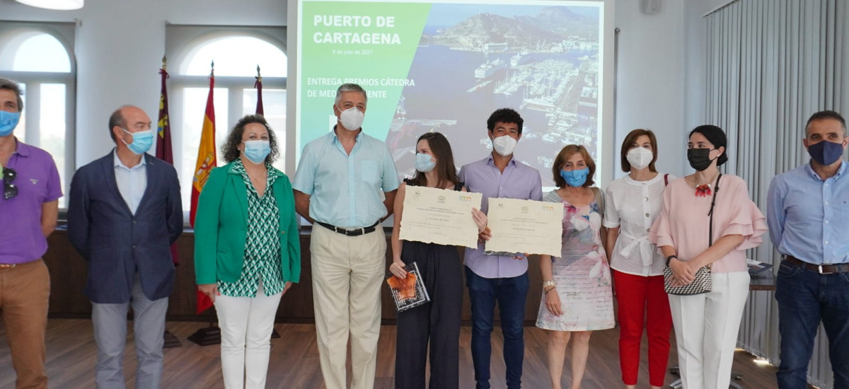 Imagen Entregan los premios de la Cátedra de Medio Ambiente Campus Mare Nostrum a dos estudiantes de la UPCT