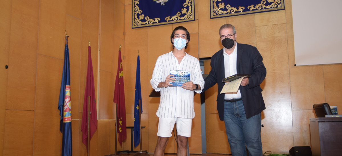 Premiados en la Olimpiada de Ingeniería Industrial estudiantes de Alcantarilla y Molina de Segura
