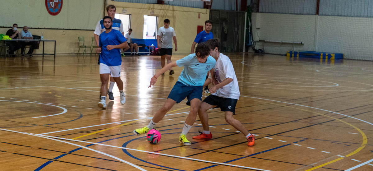 Torneos de bienvenida de fútbol sala, futbolín, FIFA y tenis de mesa