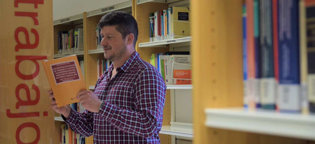 Un profesor de Ciencias de la Empresa publica el primer libro sobre la reciente reforma laboral