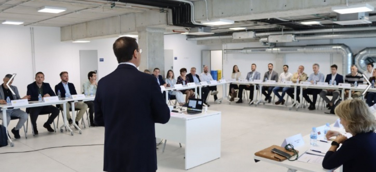 Reunión para impulsar la innovación de la cátedra interuniversitaria Emuri