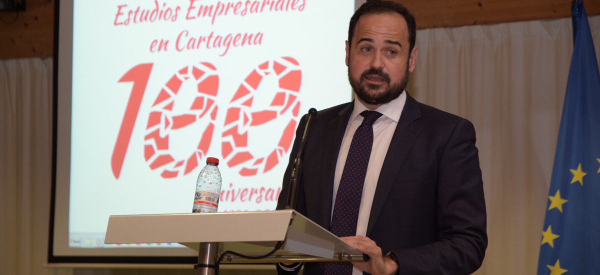 Imagen El director comercial del Santander en la Región de Murcia, Egresado Distinguido de la Facultad de Ciencias de la Empresa
