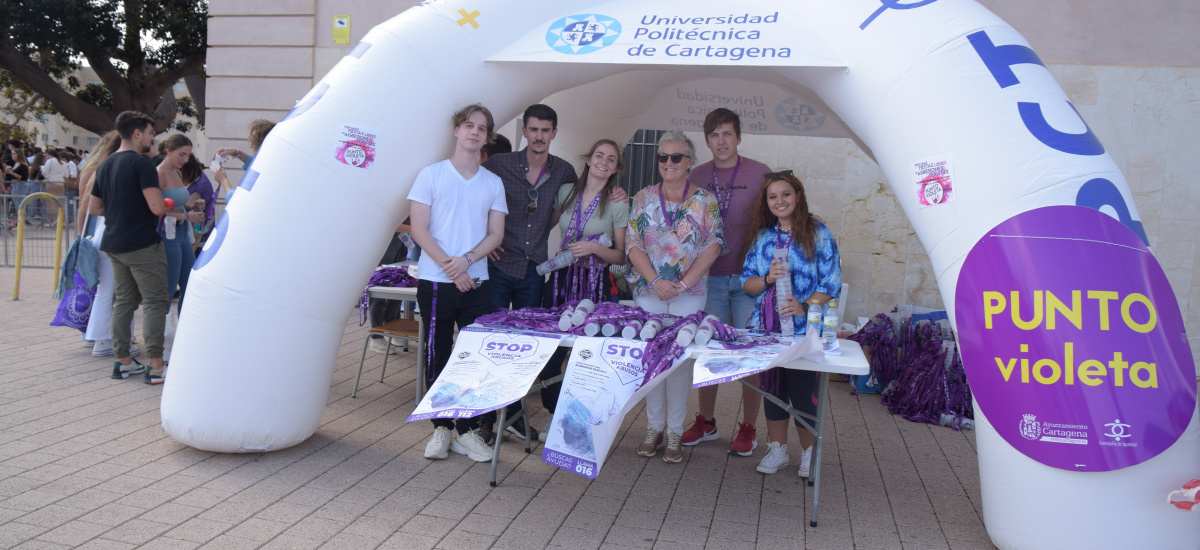 Puntos violeta y arcoiris para concienciar en las Fiestas de Acogida