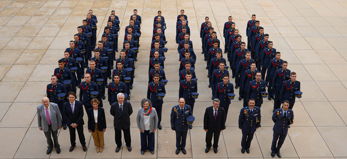 Estudiantes del CUD visitan el Campus de la Muralla