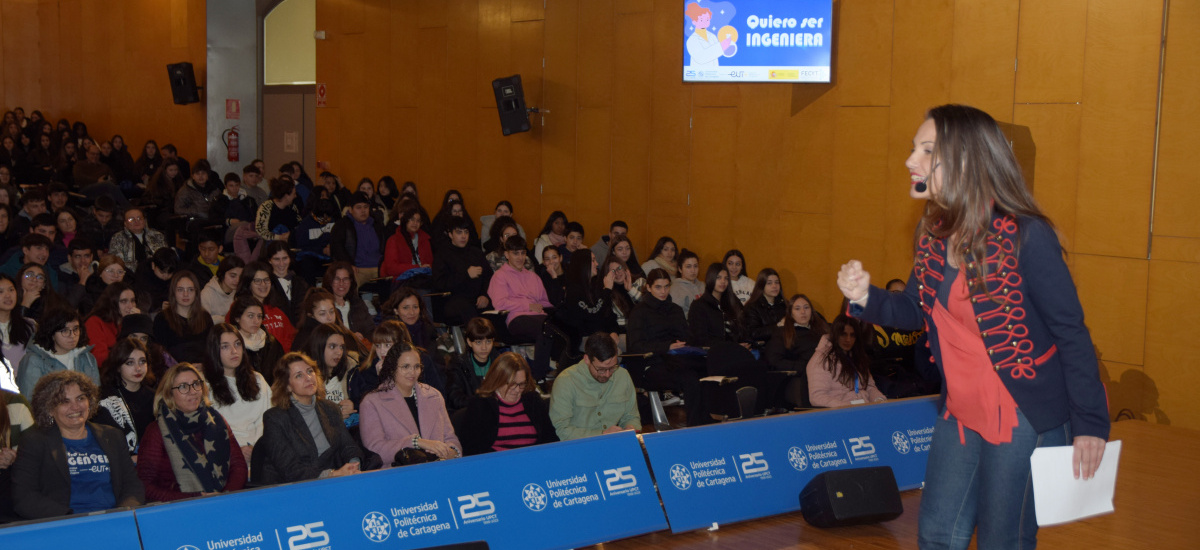 Quinientas jóvenes descubren en la UPCT referentes femeninos en Ingeniería, Arquitectura y Empresa