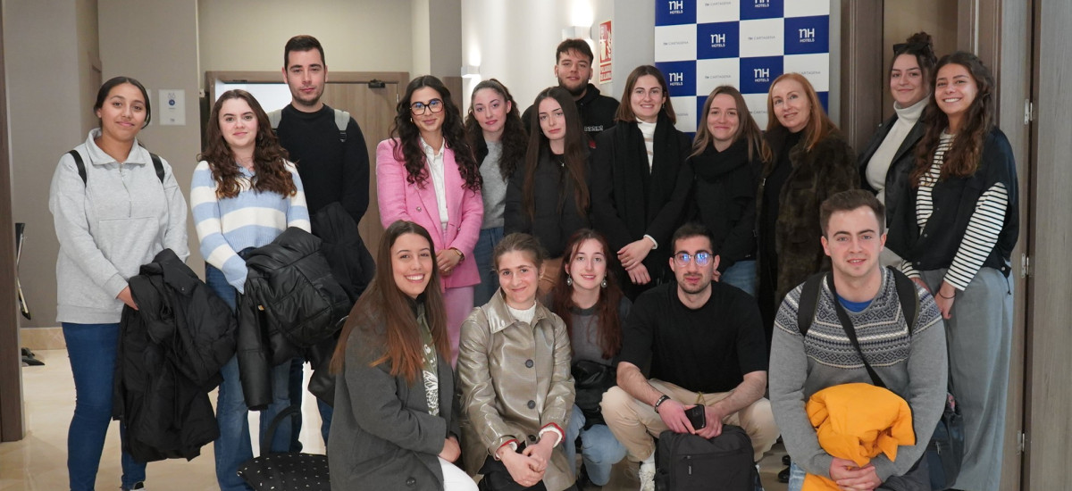 Estudiantes del grado en Turismo visitan el hotel NH