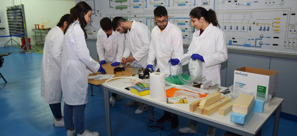 Imagen Estudiantes chipriotas de EUt+ construyen un prototipo de planta potabilizadora en el Museo del Agua y la Energía