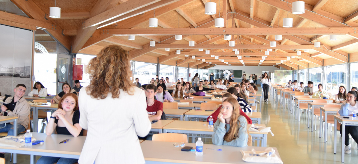 Imagen Casi 80 preuniversitarios de la Región miden sus conocimientos en la Olimpiada de Ciencias de la Empresa 