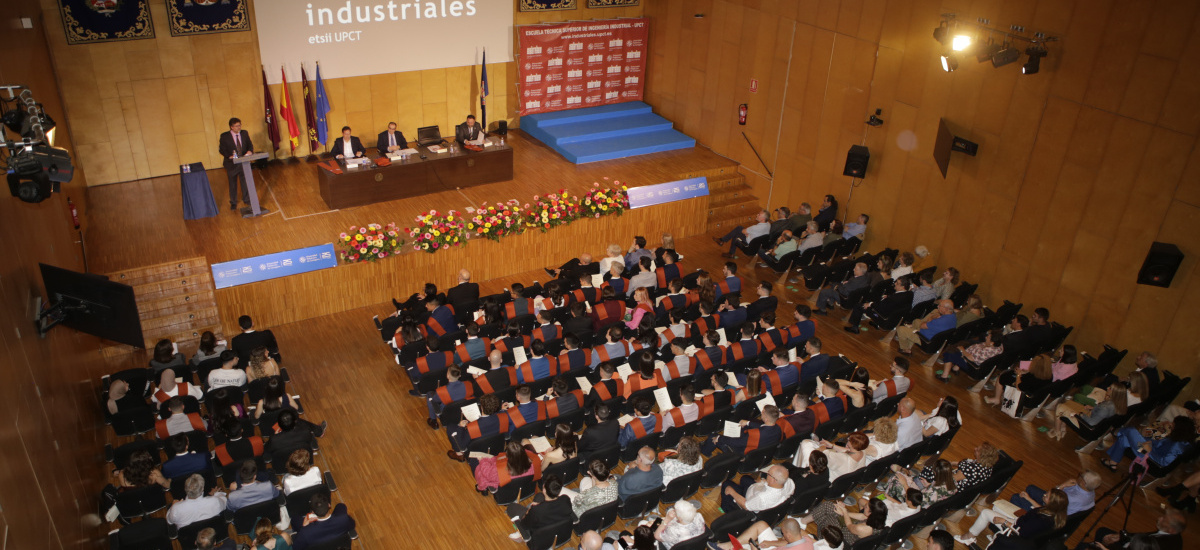 Industriales concluye la graduación de su última remesa de titulados