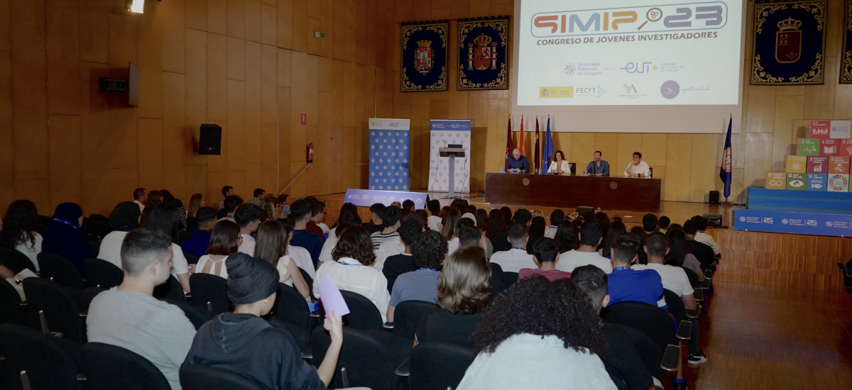 Cien estudiantes de Bachillerato exponen su proyecto de investigación en el congreso SIMIP