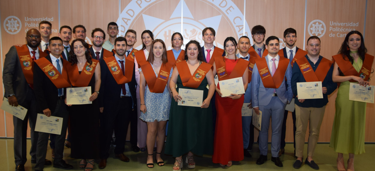 Acto de graduación de los nuevos ingenieros civiles y estudiantes del máster en Ingeniería de Caminos, Canales y Puertos