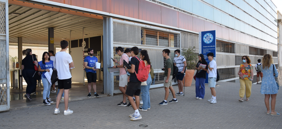 Foto: Más de 1.800 estudiantes se examinan de EBAU en las tres sedes de Cartagena a parti