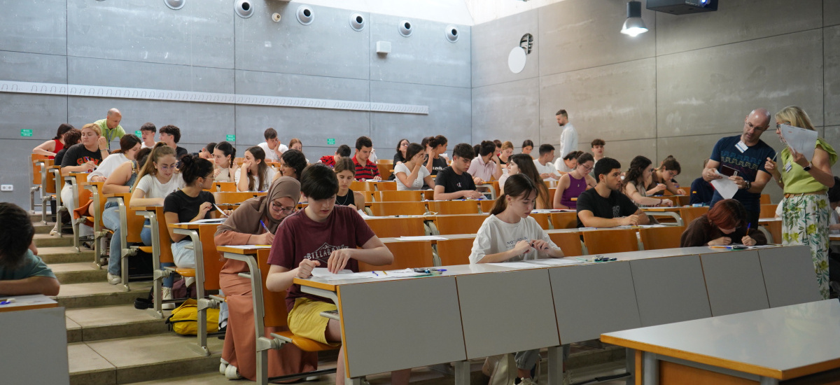 Imagen Más de 300 estudiantes de 2º de Bachillerato se examinan de EBAU a partir de este lunes